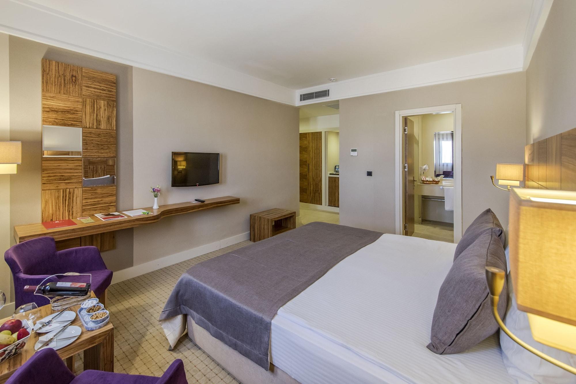 Ramada By Wyndham Cappadocia Hotel Ortahisar Exterior photo