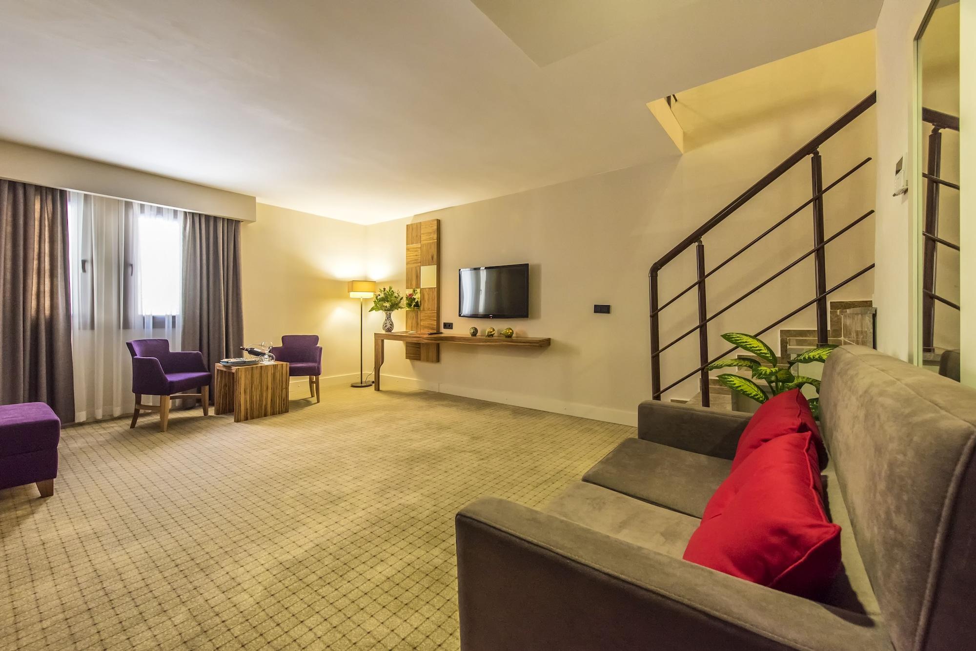 Ramada By Wyndham Cappadocia Hotel Ortahisar Exterior photo