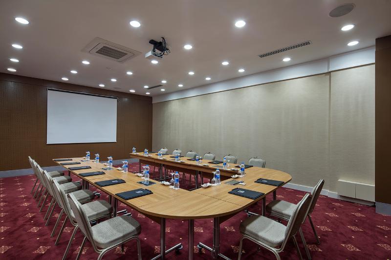 Ramada By Wyndham Cappadocia Hotel Ortahisar Exterior photo